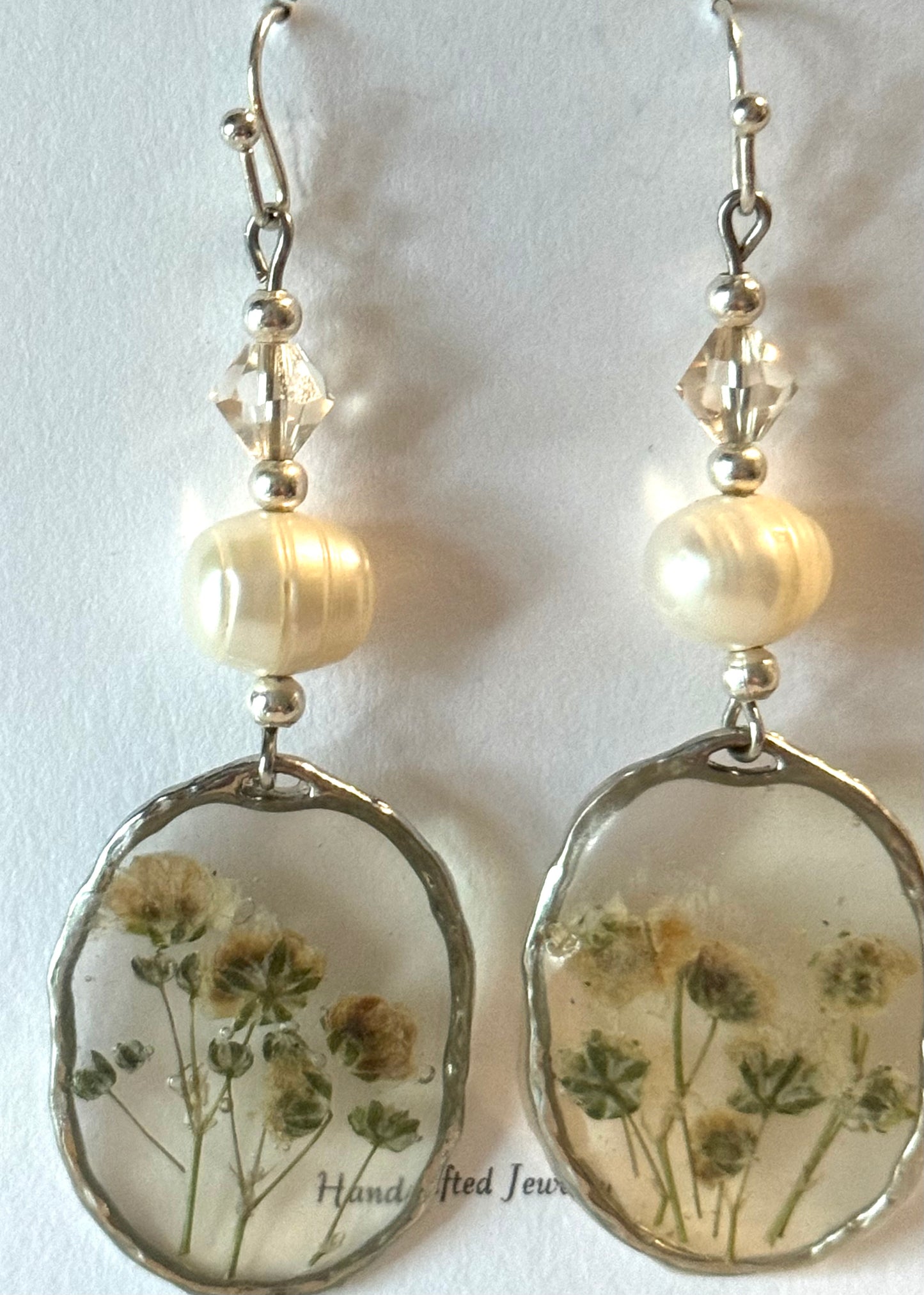 Pearl and resin earrings