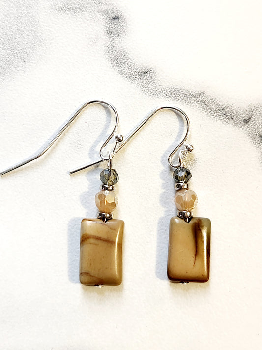 Caramel precious stone earrings