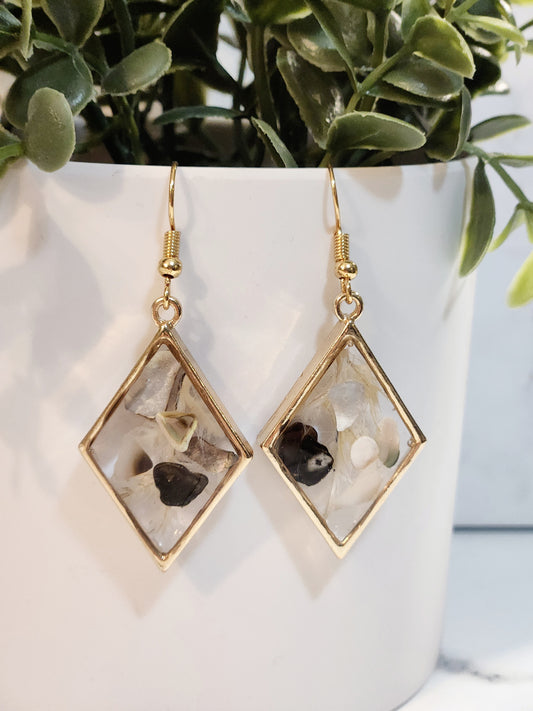 Golden mother of pearl earrings